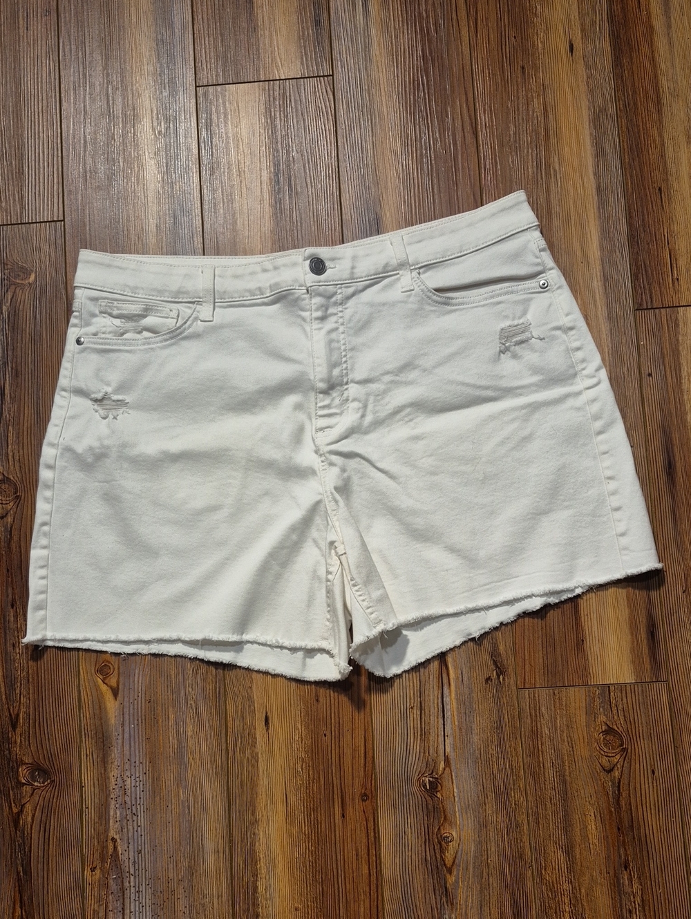 Lauren Conrad White Women's Distressed Denim Cutoff Shorts - Sz. 16W